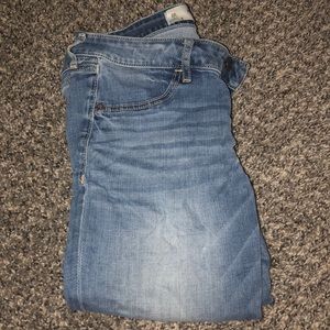 ABERCROMBIE LIGHT WASHED JEANS